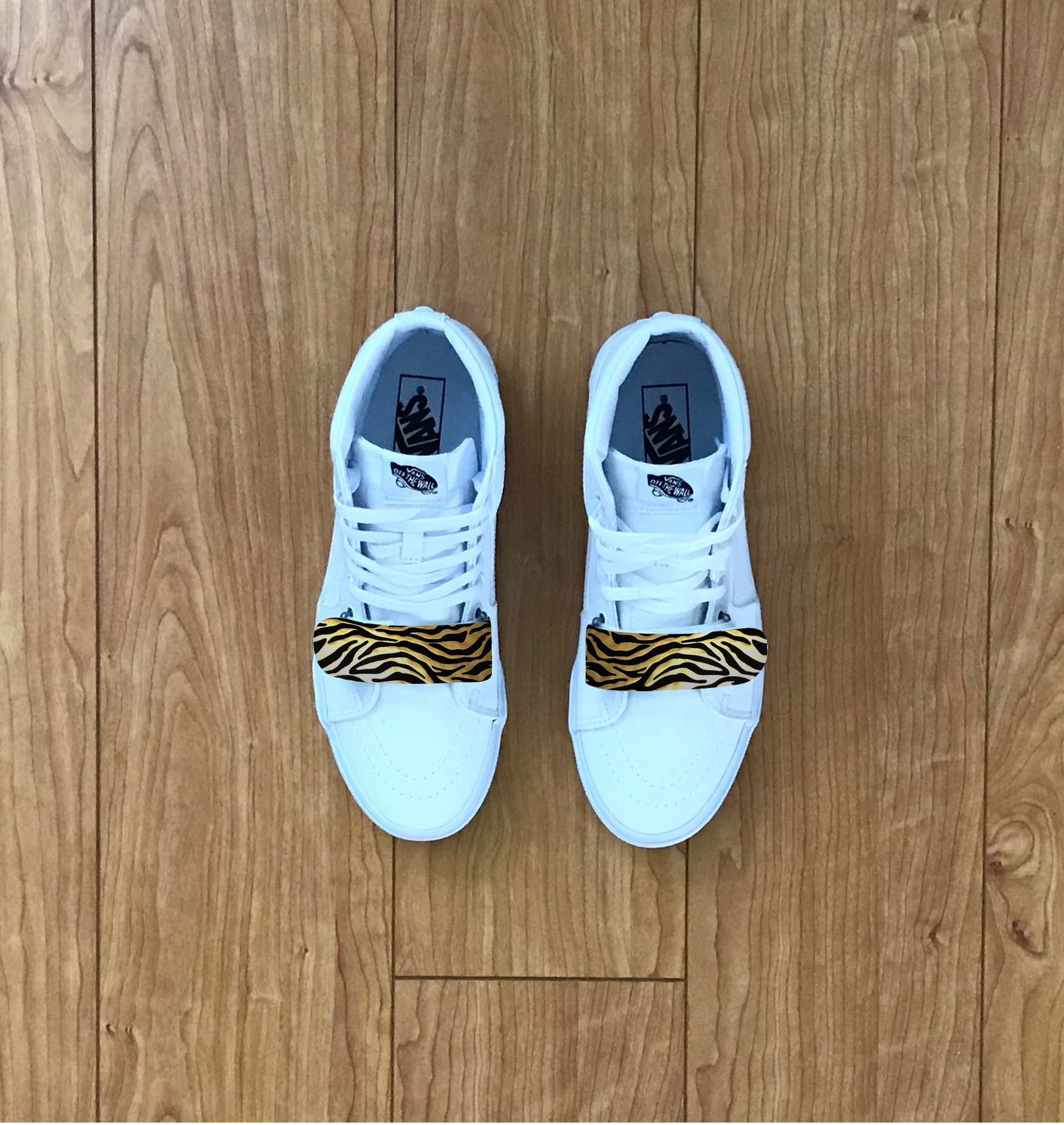 FUZZY GOLD ZEBRA STRAP